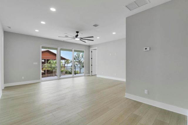 1013 NE Orange Avenue, Jensen Beach, FL 34957