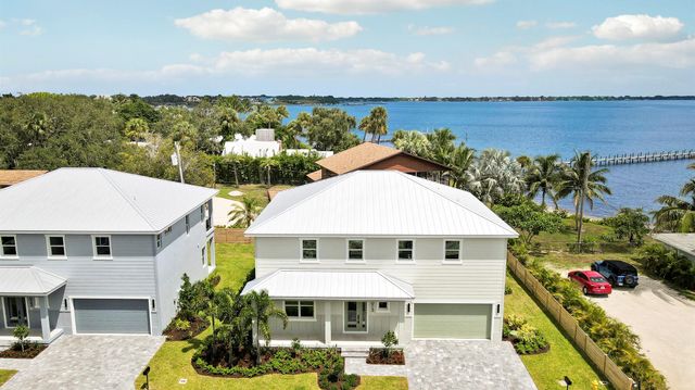 1013 NE Orange Avenue, Jensen Beach, FL 34957