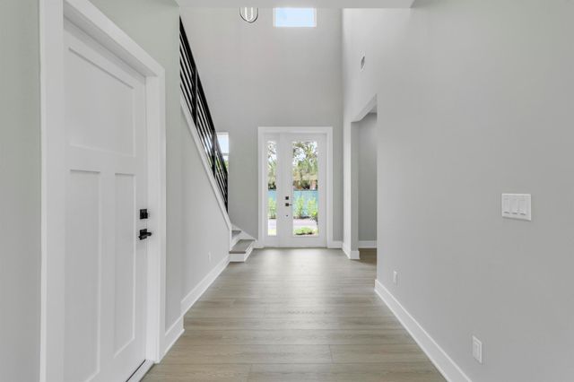 1013 NE Orange Avenue, Jensen Beach, FL 34957