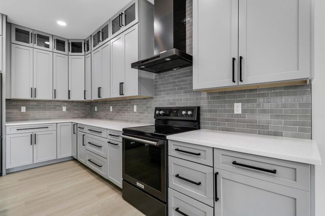 1013 NE Orange Avenue, Jensen Beach, FL 34957