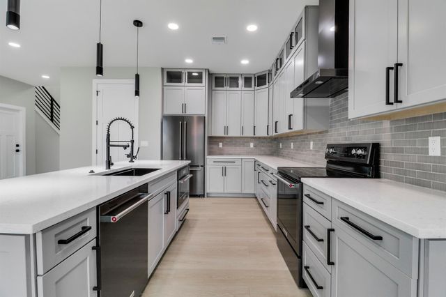 1013 NE Orange Avenue, Jensen Beach, FL 34957