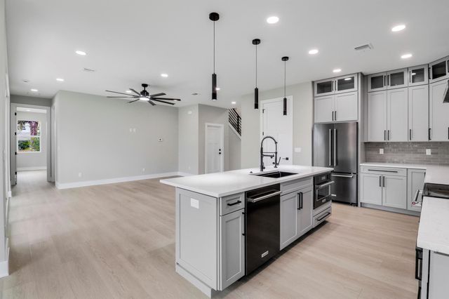 1013 NE Orange Avenue, Jensen Beach, FL 34957