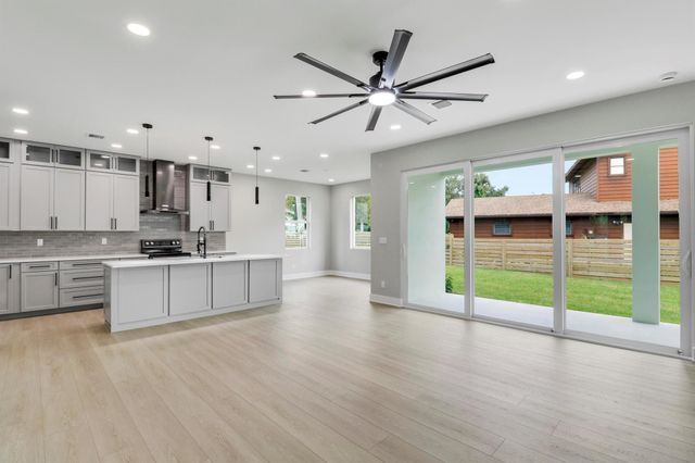 1013 NE Orange Avenue, Jensen Beach, FL 34957