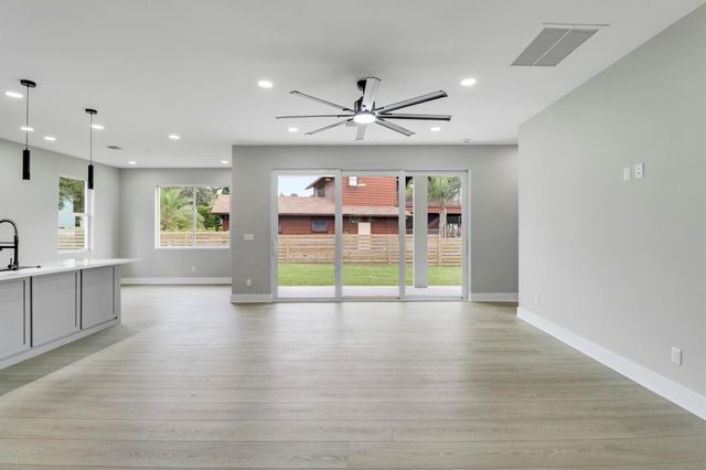 1013 NE Orange Avenue, Jensen Beach, FL 34957