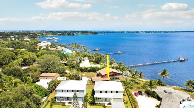 1013 NE Orange Avenue, Jensen Beach, FL 34957