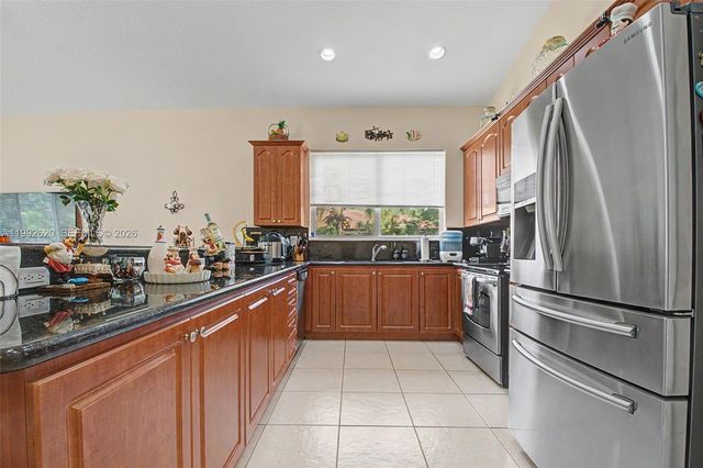 17113 SW 215th Ter, Miami, FL 33187