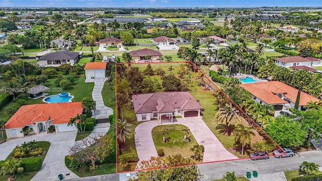 17113 SW 215th Ter, Miami, FL 33187