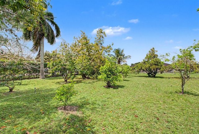 17113 SW 215th Ter, Miami, FL 33187