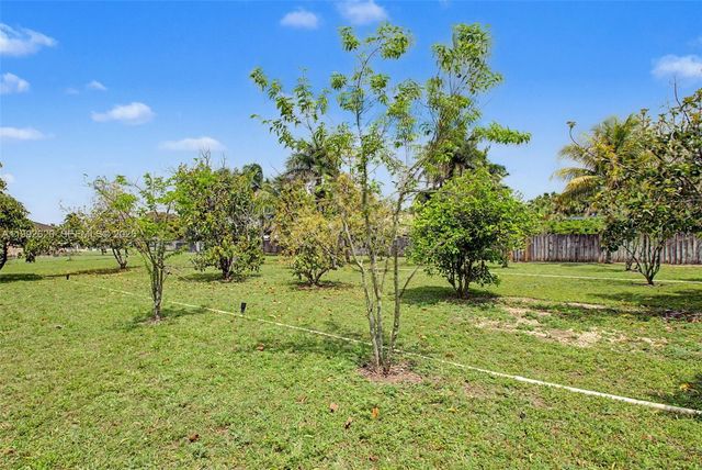 17113 SW 215th Ter, Miami, FL 33187