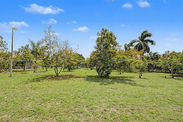 17113 SW 215th Ter, Miami, FL 33187