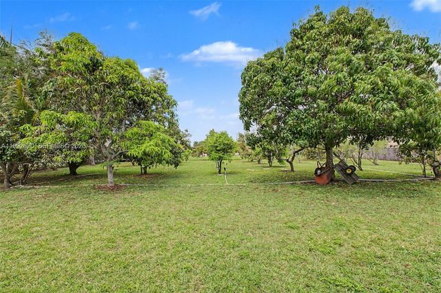 17113 SW 215th Ter, Miami, FL 33187