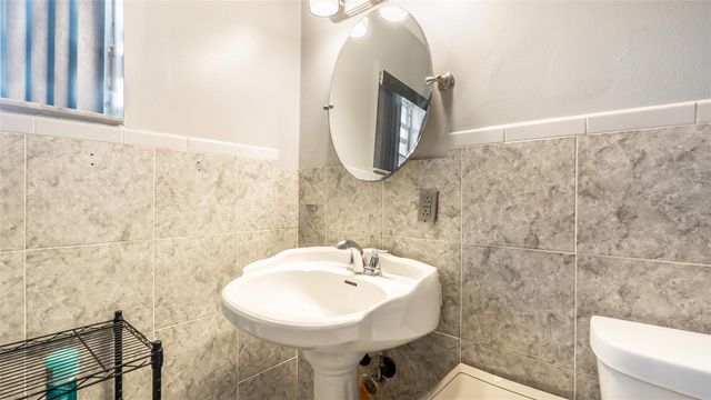 2711 NW 24th Court, Fort Lauderdale, FL 33311