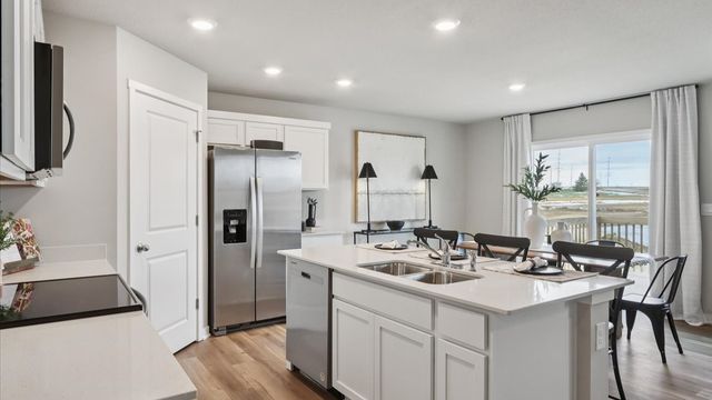 5516 143rd Street, Urbandale, IA 50111