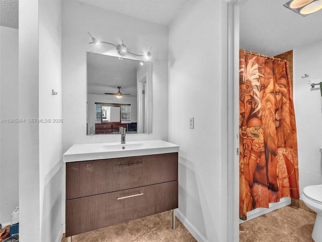 6201 N Falls Cir Dr 210, Lauderhill, FL 33319