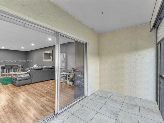 6201 N Falls Cir Dr 210, Lauderhill, FL 33319