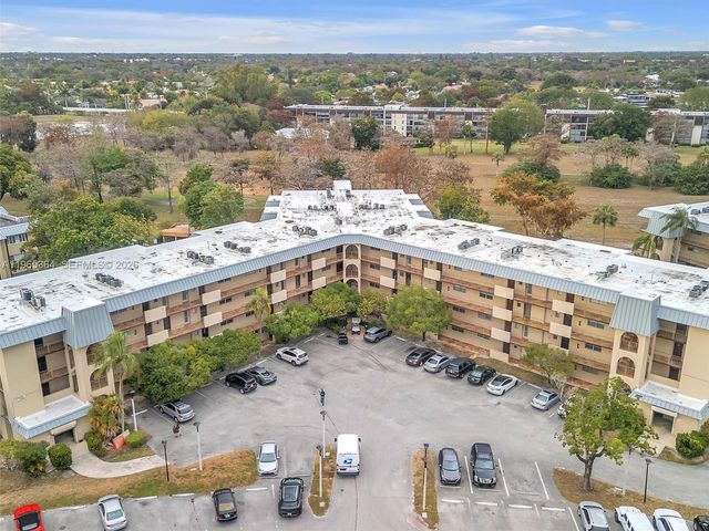 6201 N Falls Cir Dr 210, Lauderhill, FL 33319