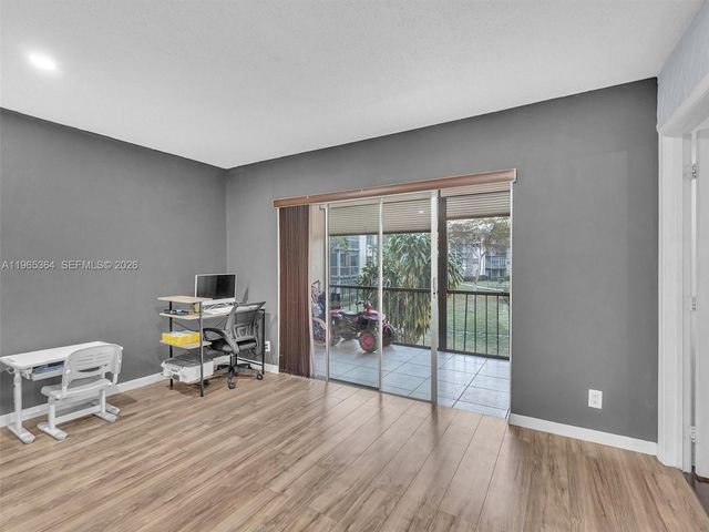 6201 N Falls Cir Dr 210, Lauderhill, FL 33319