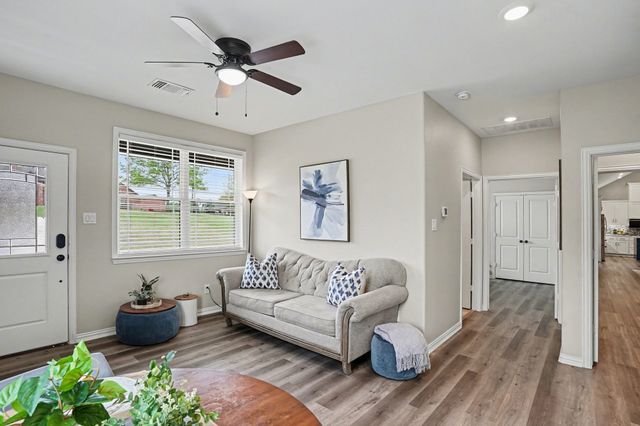 1421 Red Oak Circle, Farmersville, TX 75442