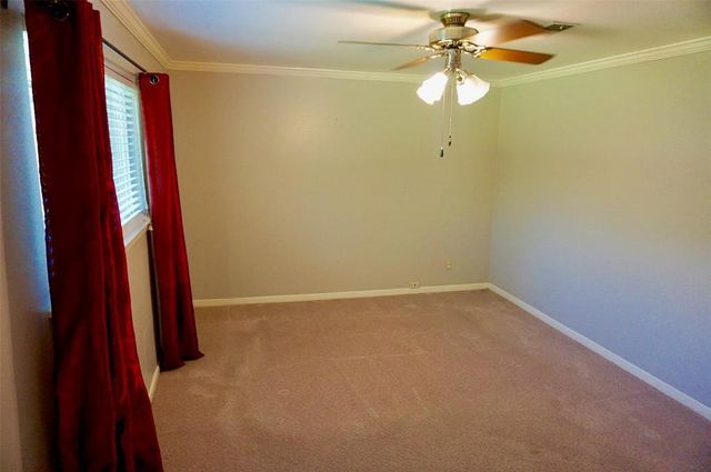 9538 Meadowglen Lane, Houston, TX 77063