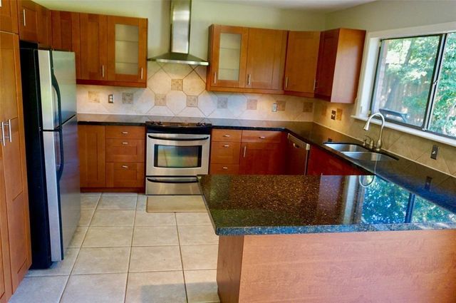 9538 Meadowglen Lane, Houston, TX 77063