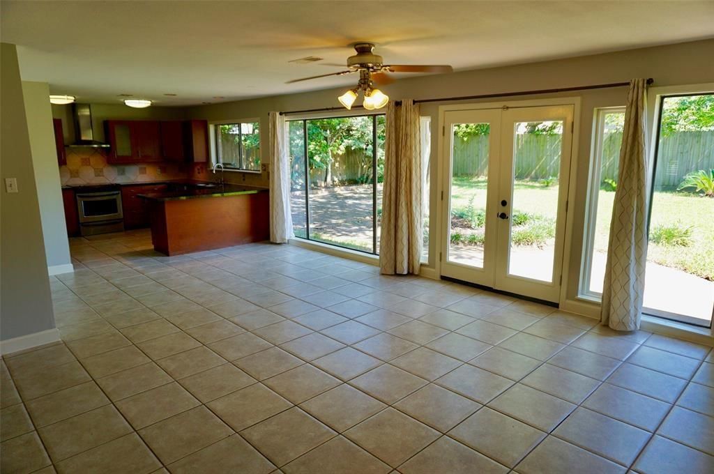 9538 Meadowglen Lane, Houston, TX 77063