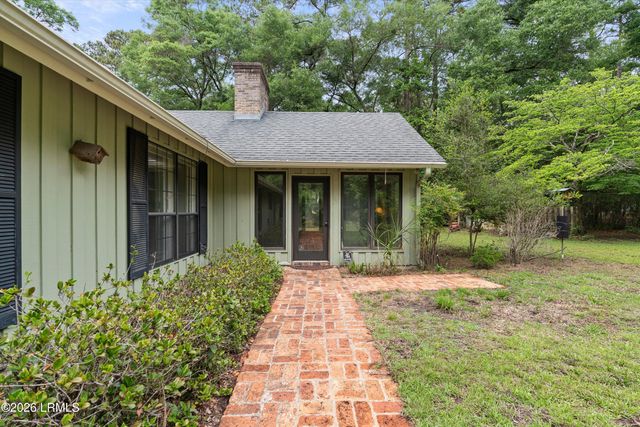 274 Brickyard Point Road, Beaufort, SC 29907