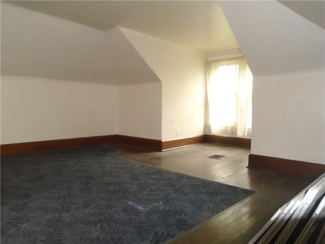 207 Locust St, Ambridge, PA 15003