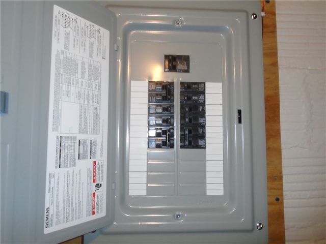 207 Locust St, Ambridge, PA 15003