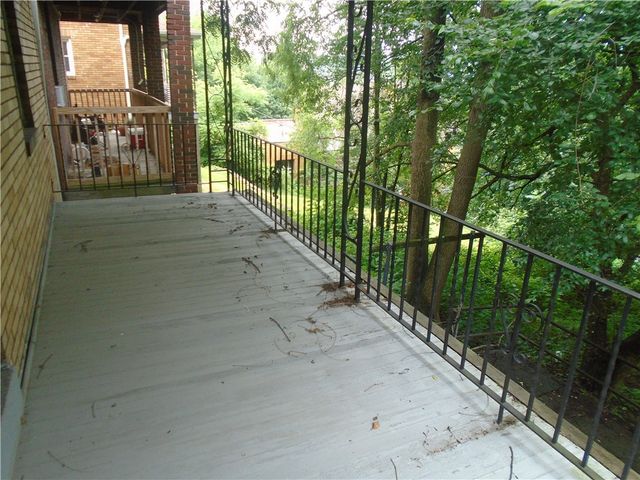 207 Locust St, Ambridge, PA 15003