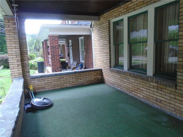 207 Locust St, Ambridge, PA 15003