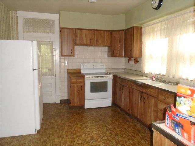 207 Locust St, Ambridge, PA 15003