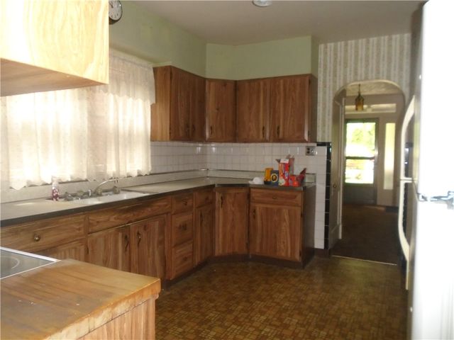 207 Locust St, Ambridge, PA 15003