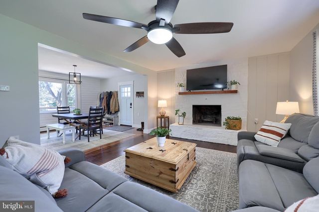 1859 NEW HOLLAND PIKE, Lancaster, PA 17601