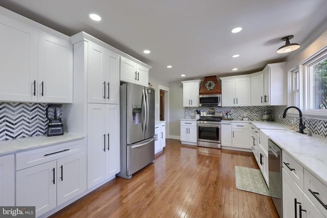 1859 NEW HOLLAND PIKE, Lancaster, PA 17601