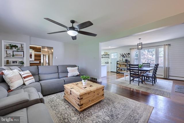 1859 NEW HOLLAND PIKE, Lancaster, PA 17601