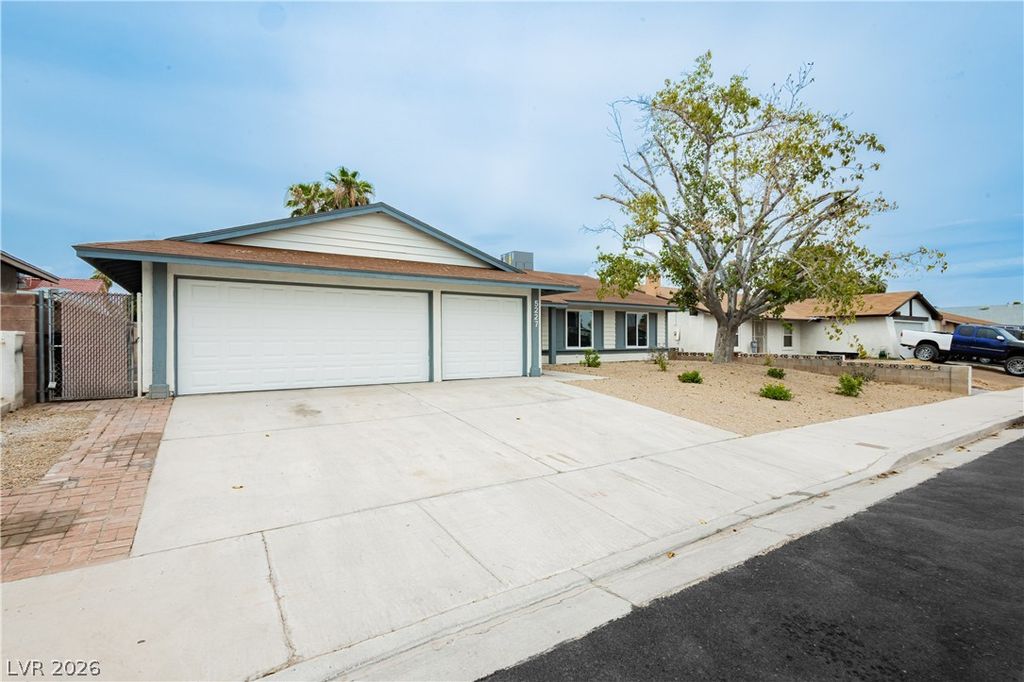 5227 Sepulveda Boulevard, Las Vegas, NV 89118 — photo 2