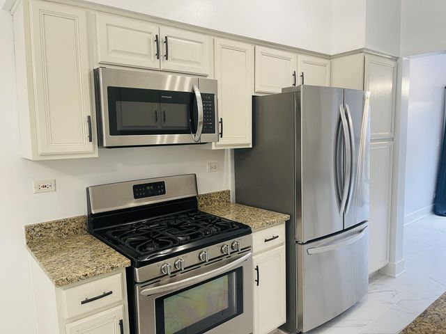 2813 Powell Court, Naperville, IL 60563