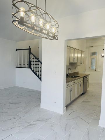 2813 Powell Court, Naperville, IL 60563