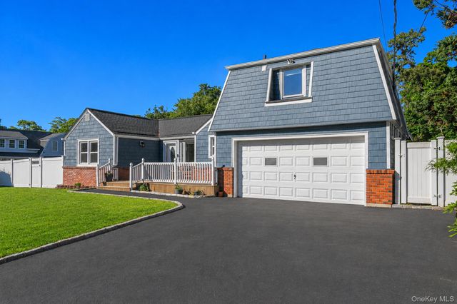 33 Lillian Road, Nesconset, NY 11767