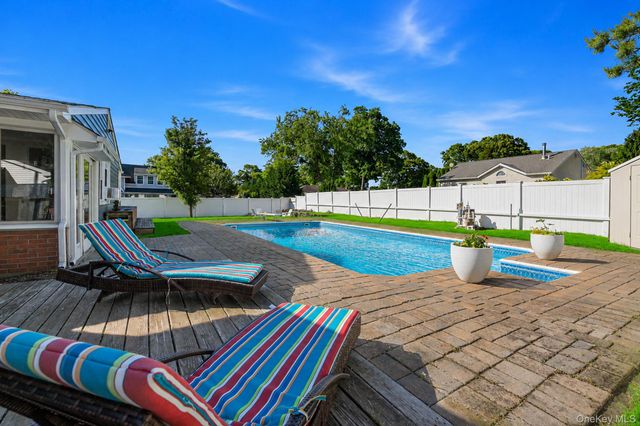 33 Lillian Road, Nesconset, NY 11767