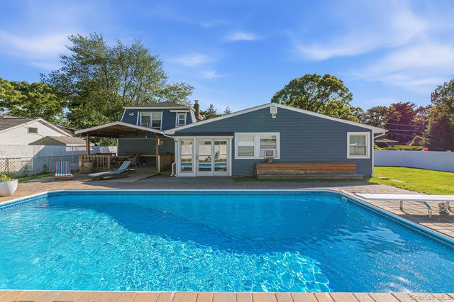 33 Lillian Road, Nesconset, NY 11767