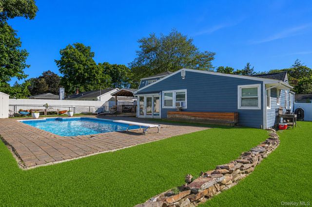 33 Lillian Road, Nesconset, NY 11767