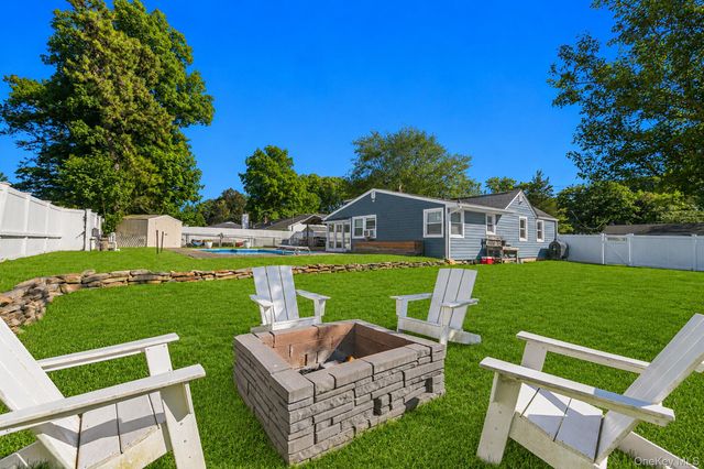 33 Lillian Road, Nesconset, NY 11767