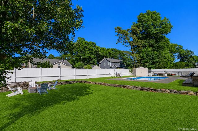 33 Lillian Road, Nesconset, NY 11767