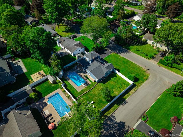 33 Lillian Road, Nesconset, NY 11767