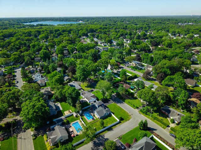 33 Lillian Road, Nesconset, NY 11767