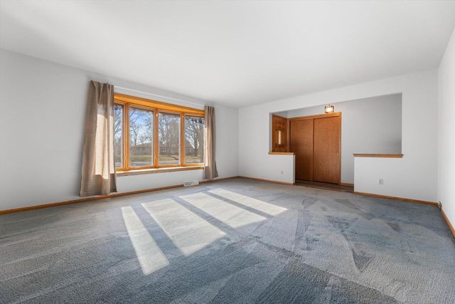 W287N6615 Hibritten WAY, Hartland, WI 53029