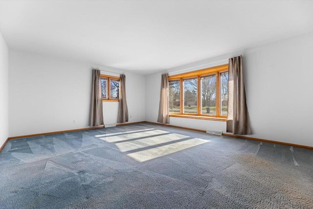 W287N6615 Hibritten WAY, Hartland, WI 53029