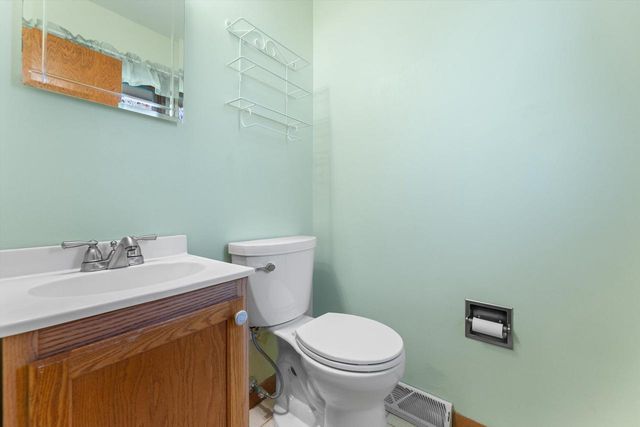 W287N6615 Hibritten WAY, Hartland, WI 53029