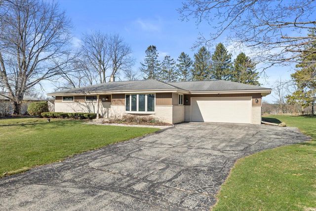 W287N6615 Hibritten WAY, Hartland, WI 53029